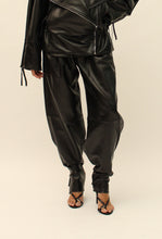 Load image into Gallery viewer, PRE ORDER - Sabriel pant 2 Black
