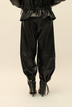Load image into Gallery viewer, PRE ORDER - Sabriel pant 2 Black
