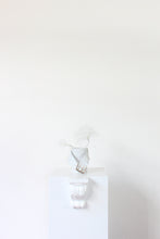 Load image into Gallery viewer, Belt vase Cracklè Off White
