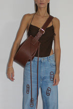Load image into Gallery viewer, L&#39;Amaca Bag Maxi Nappa light brown
